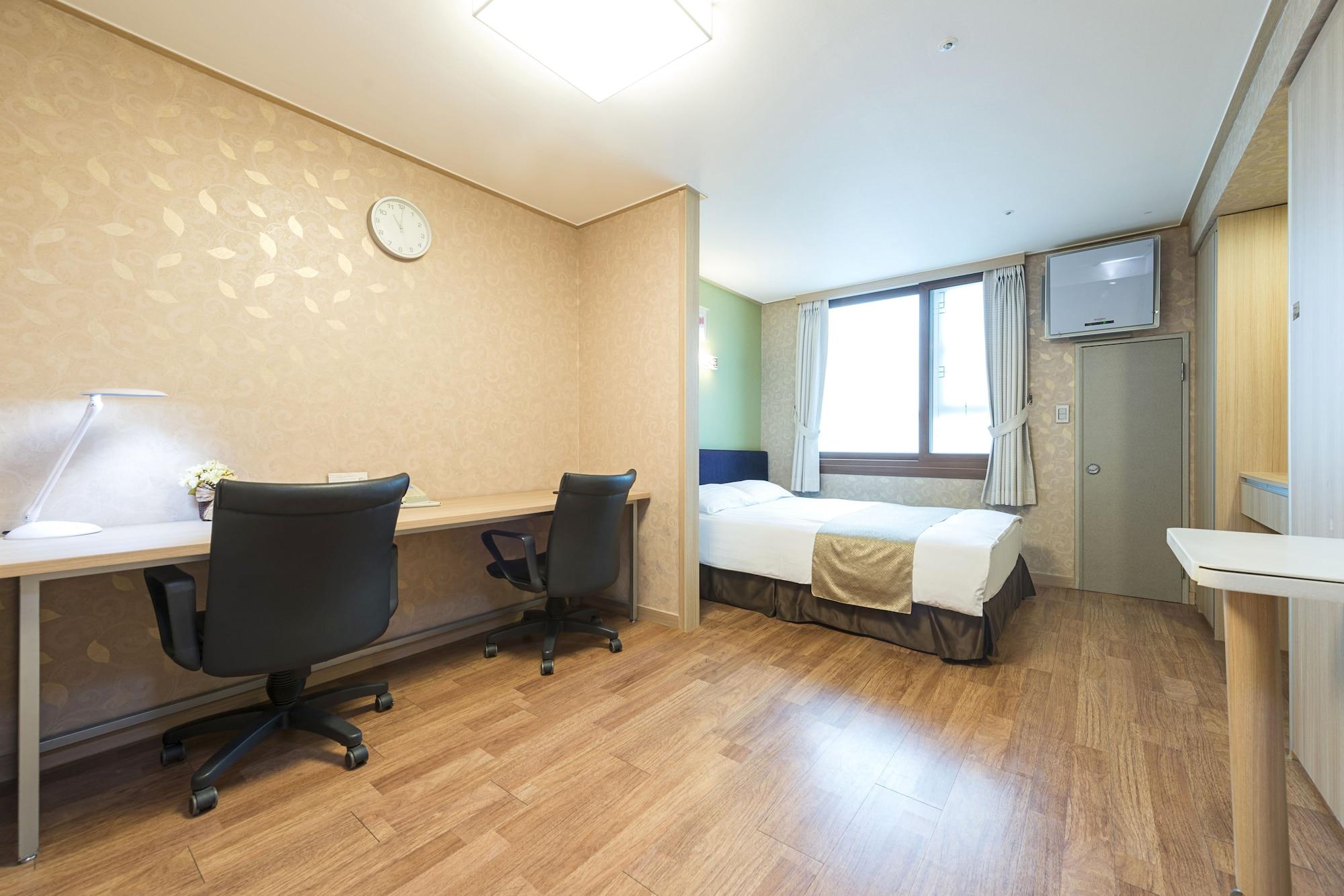 Western Coop Hotel & Residence Dongdaemun Seoul Exterior photo